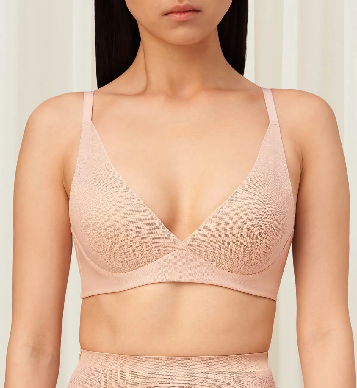 SMOOTH SENSATION MAGIC PUSH UP DEEP V BRA